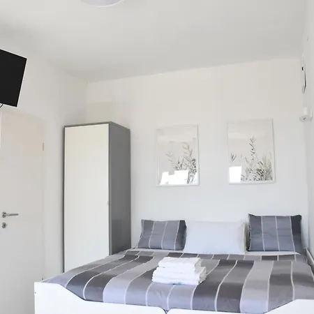 Modern In Crikvenica! Sea View! 크리크베니카